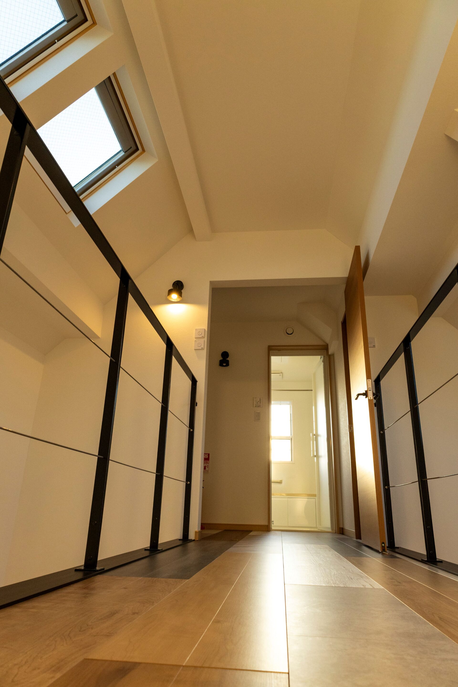 施工事例 No. 109 片持ち階段とインナーガレージのある家