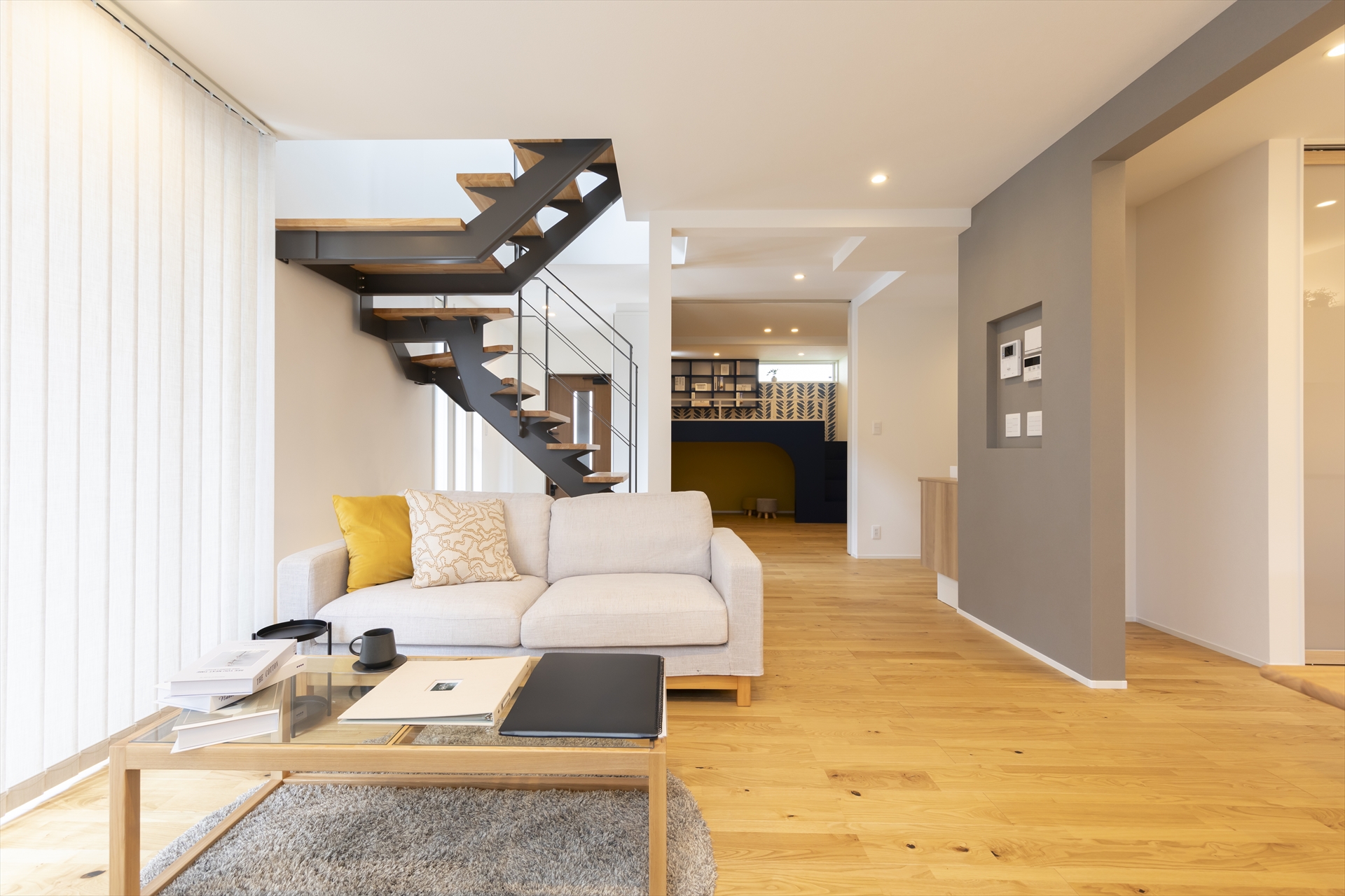 施工事例 No. 130 構造が美しいという、選択。ただの移動手段ではない、暮らしの一部のシースルー階段。