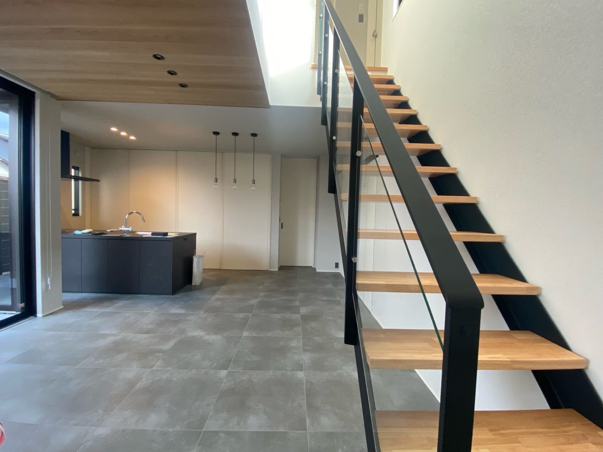 施工事例 No. 150 リビングを彩る、存在感と軽やかさの両立