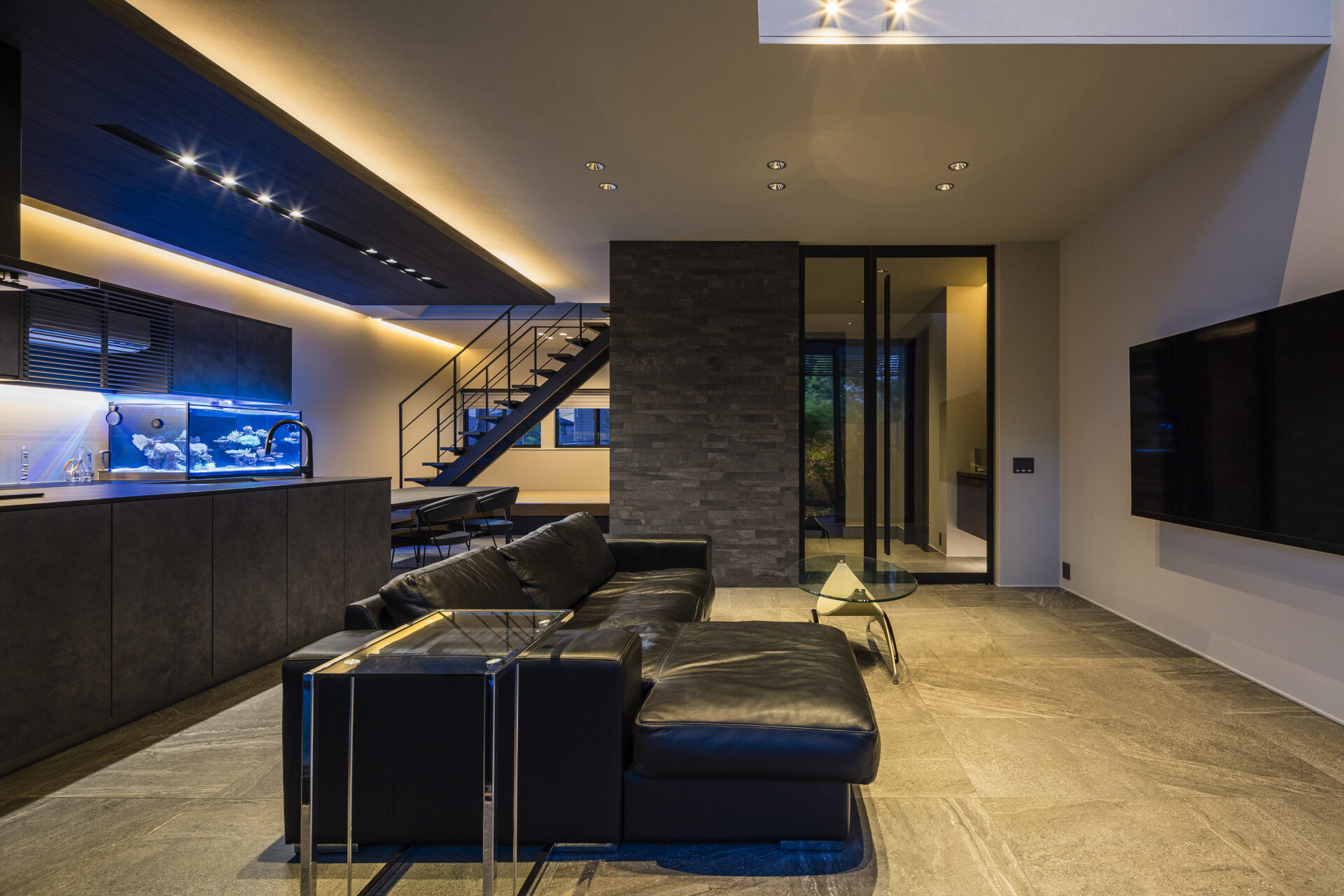 施工事例 No. 86 石と光が織りなすラグジュアリーな空間