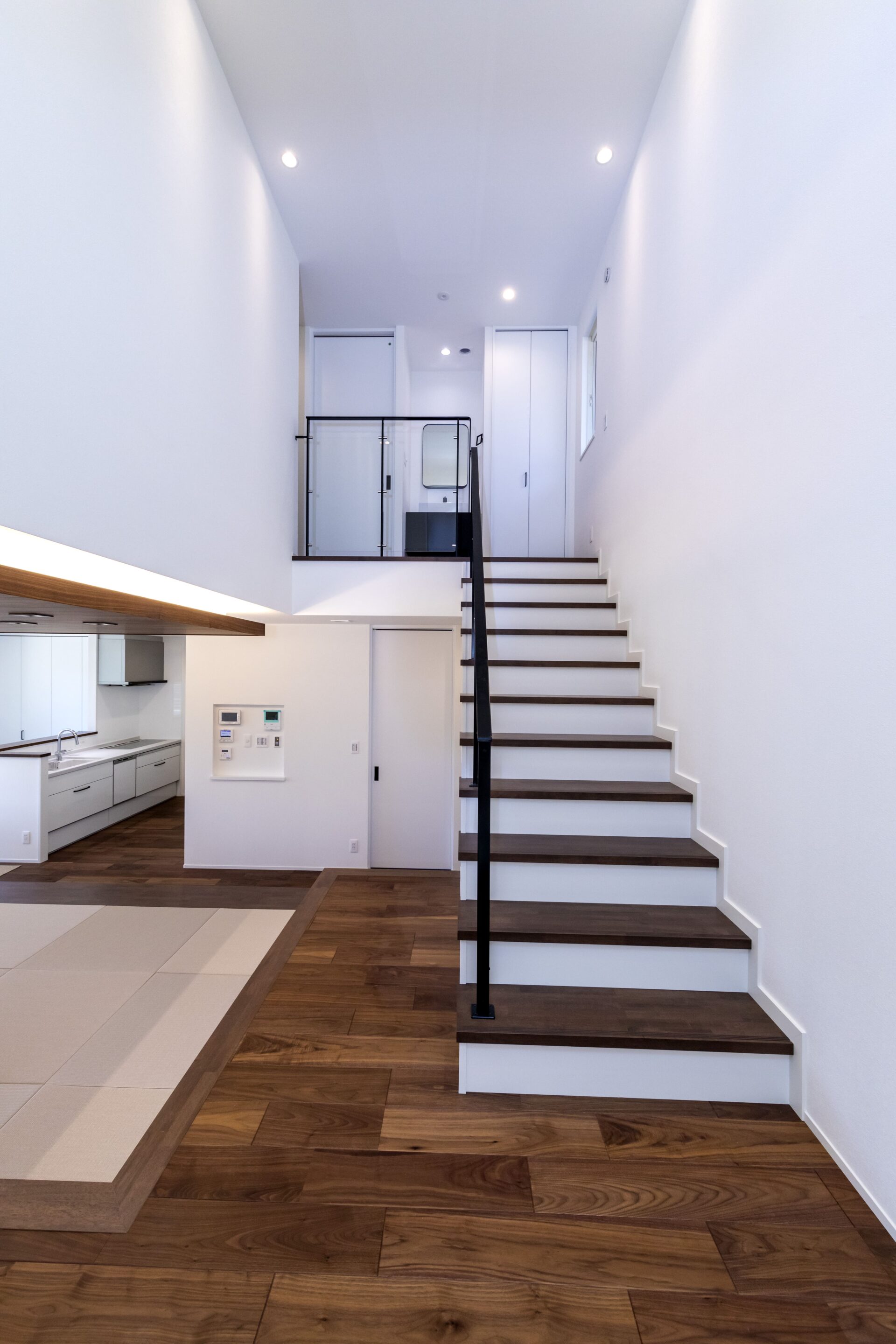 施工事例 No. 129 ガラス手すりで空間に広がりを