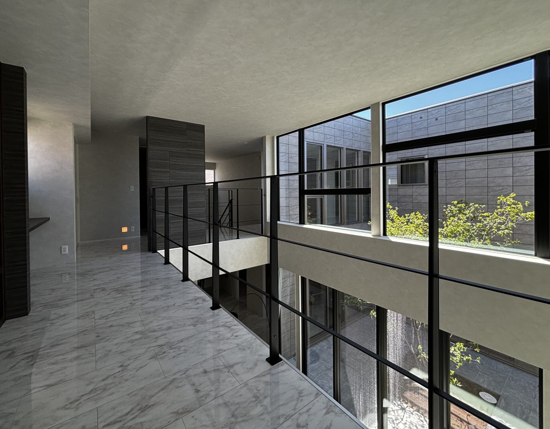 施工事例 No. 124 中庭と繋がる開放的なリビング