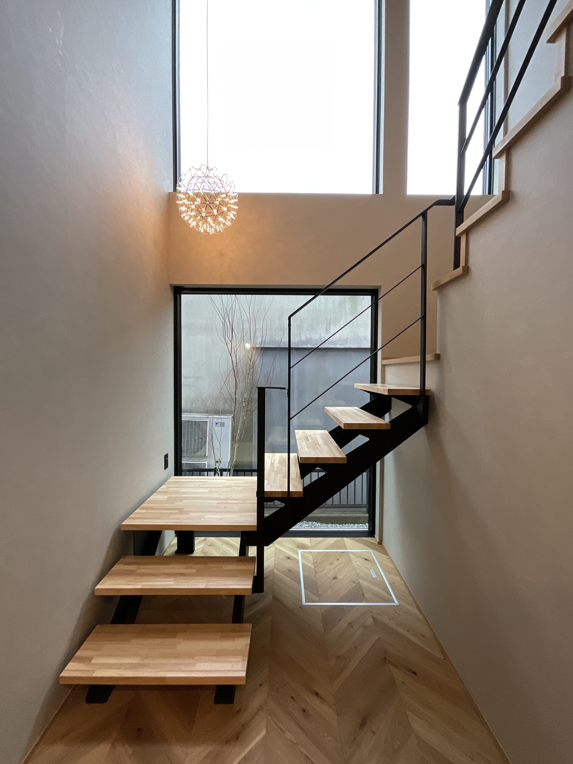 施工事例 No. 102 上がるだけじゃない。気持ちまでつながる、階段のある暮らし。