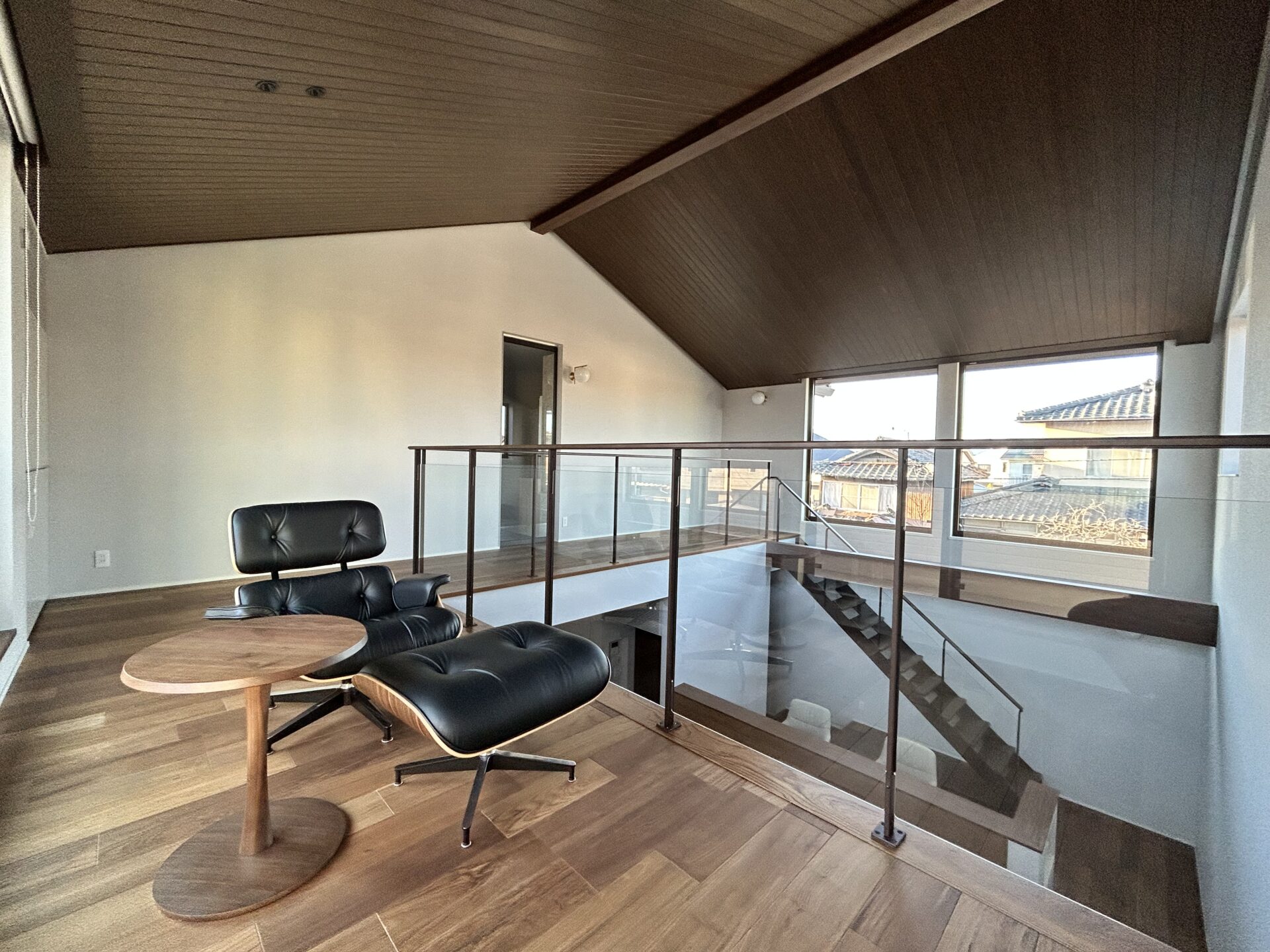 施工事例 No. 164 この抜け感が家族の気配を優しく届ける。 光と一緒に、笑顔も流れてくる。