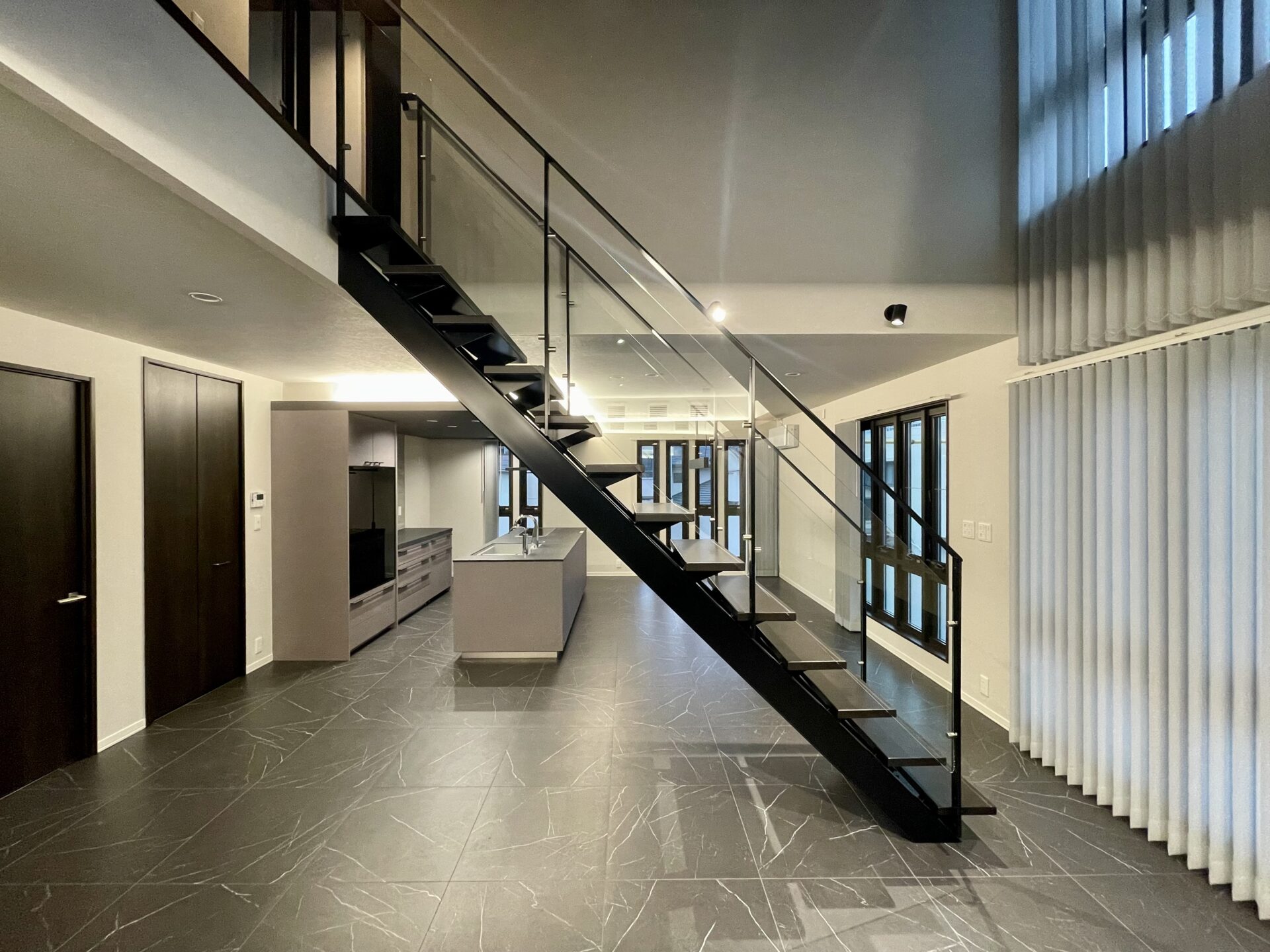 施工事例 No. 154 住まいに、ギャラリーのような緊張感を