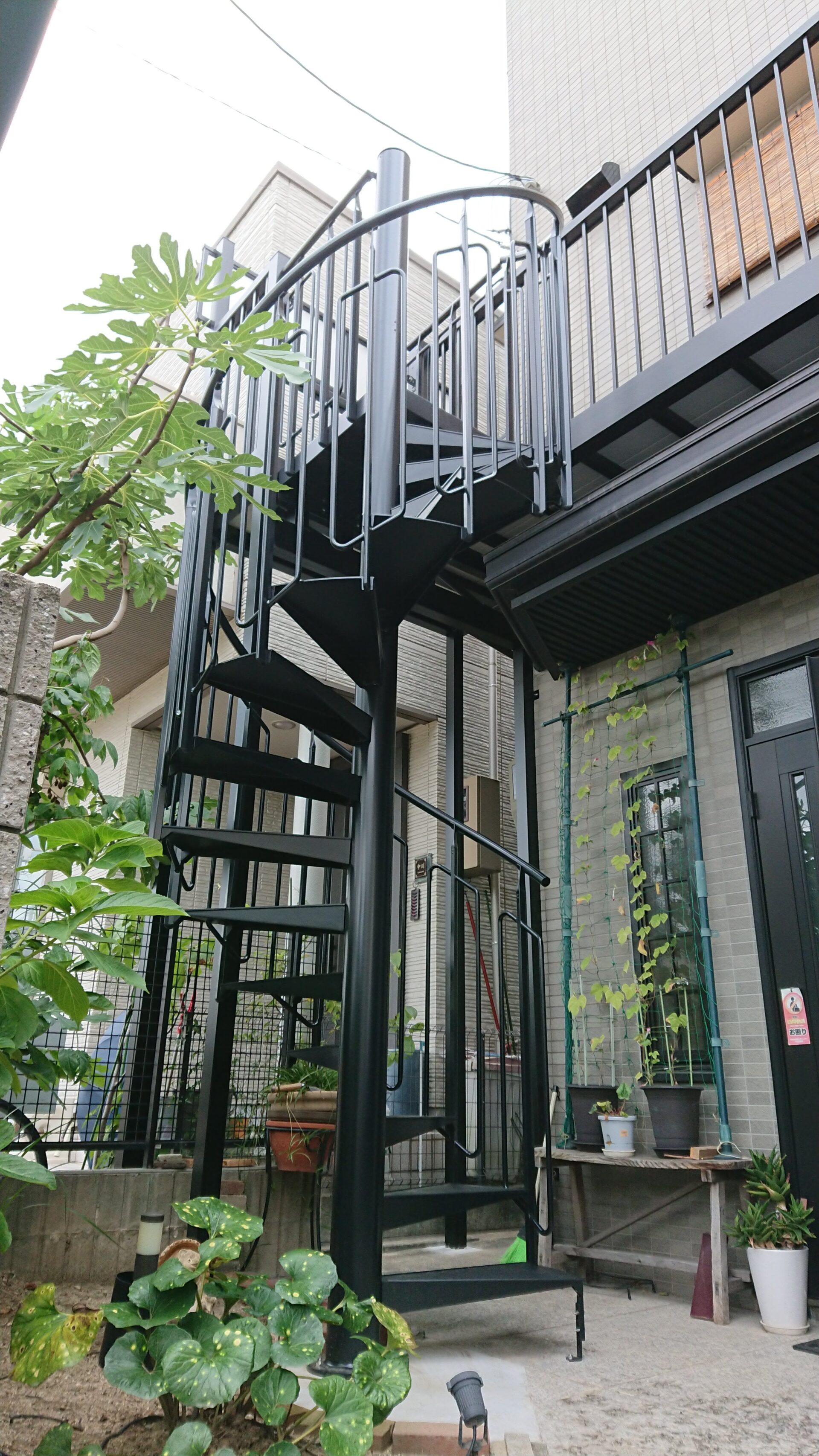 施工事例 No. 239 庭を彩る螺旋階段