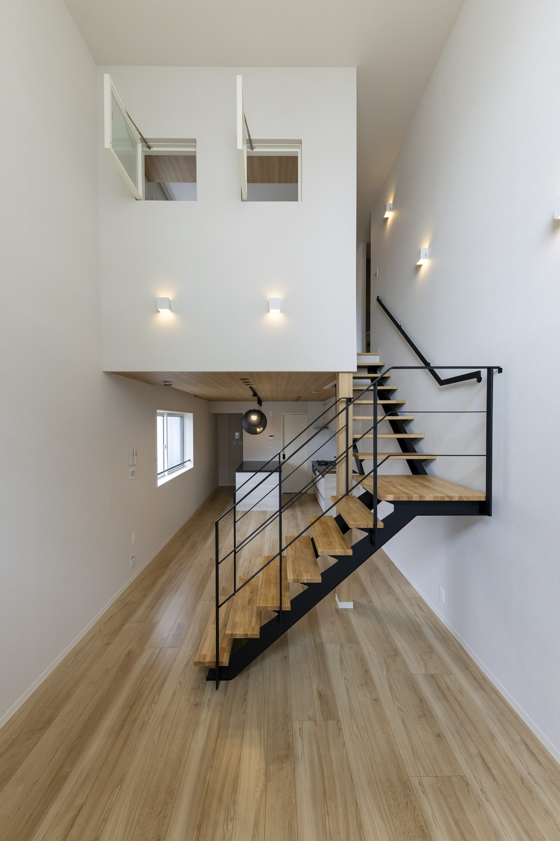 施工事例 No. 294 “魅せる階段”で、空間の主役を生む