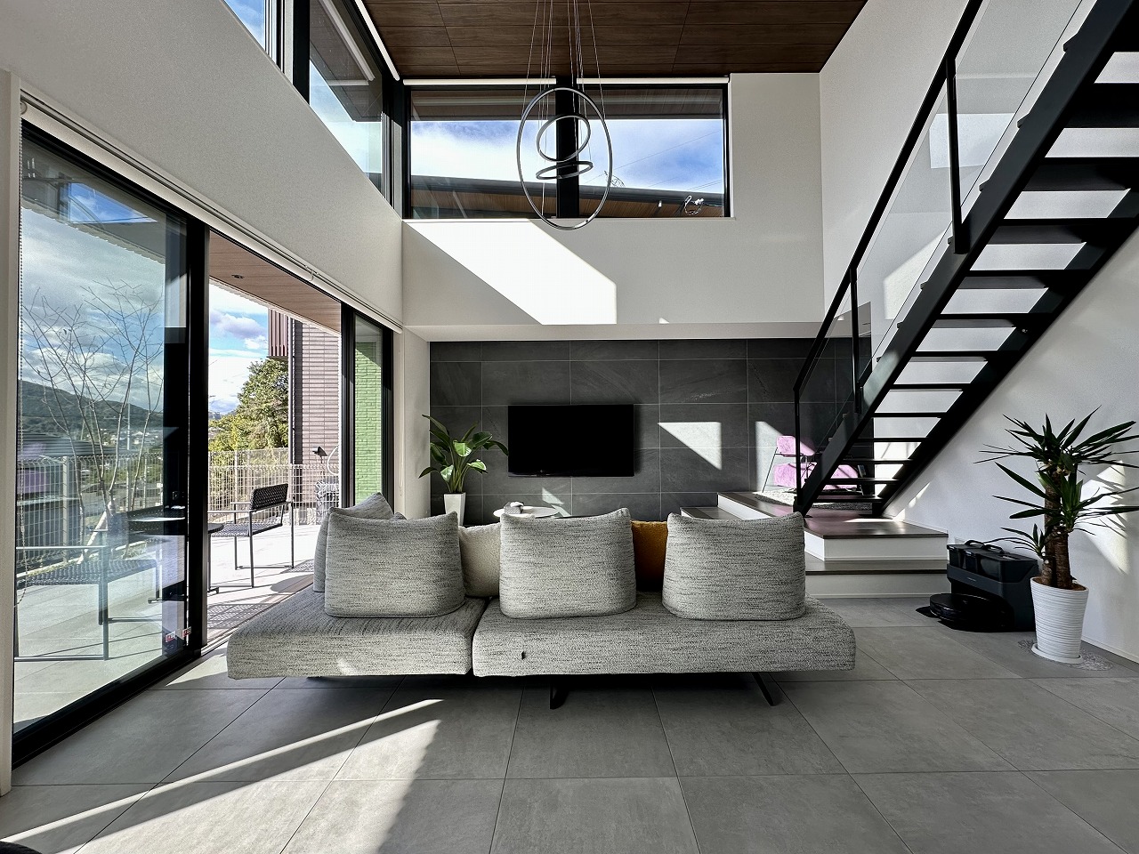 施工事例 No. 208 グレーを基調としたホテルライクな大空間リビング - Part 19