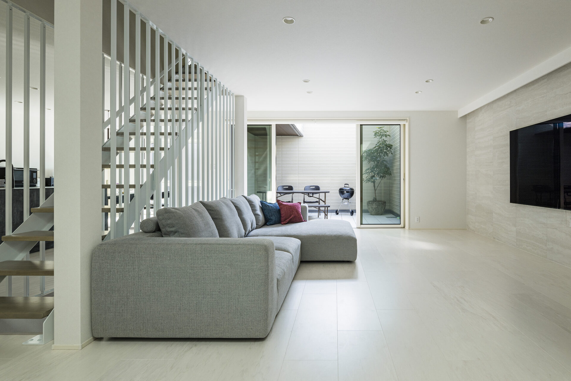 施工事例 No. 210 シースルー階段でリビングとダイニングを緩やかに仕切る