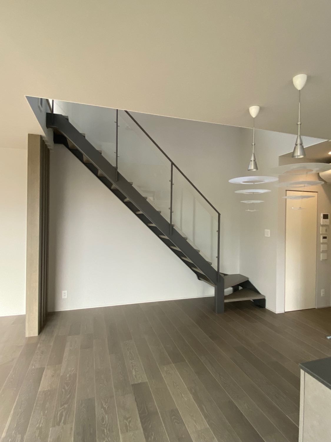 施工事例 No. 272 空間になじむ配色のシースルー階段 - Part 3