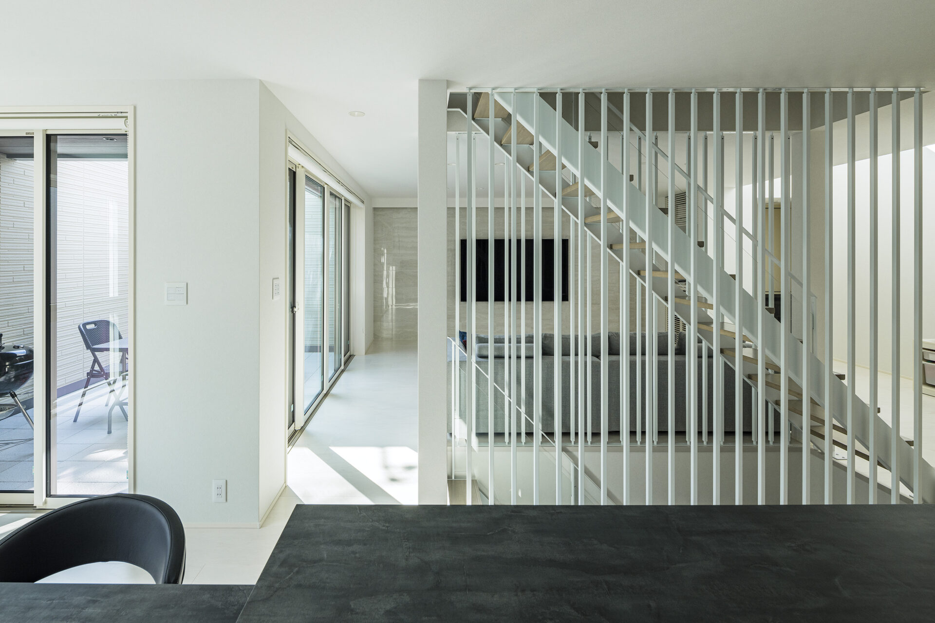 施工事例 No. 321 シースルー階段でリビングとダイニングを緩やかに仕切る