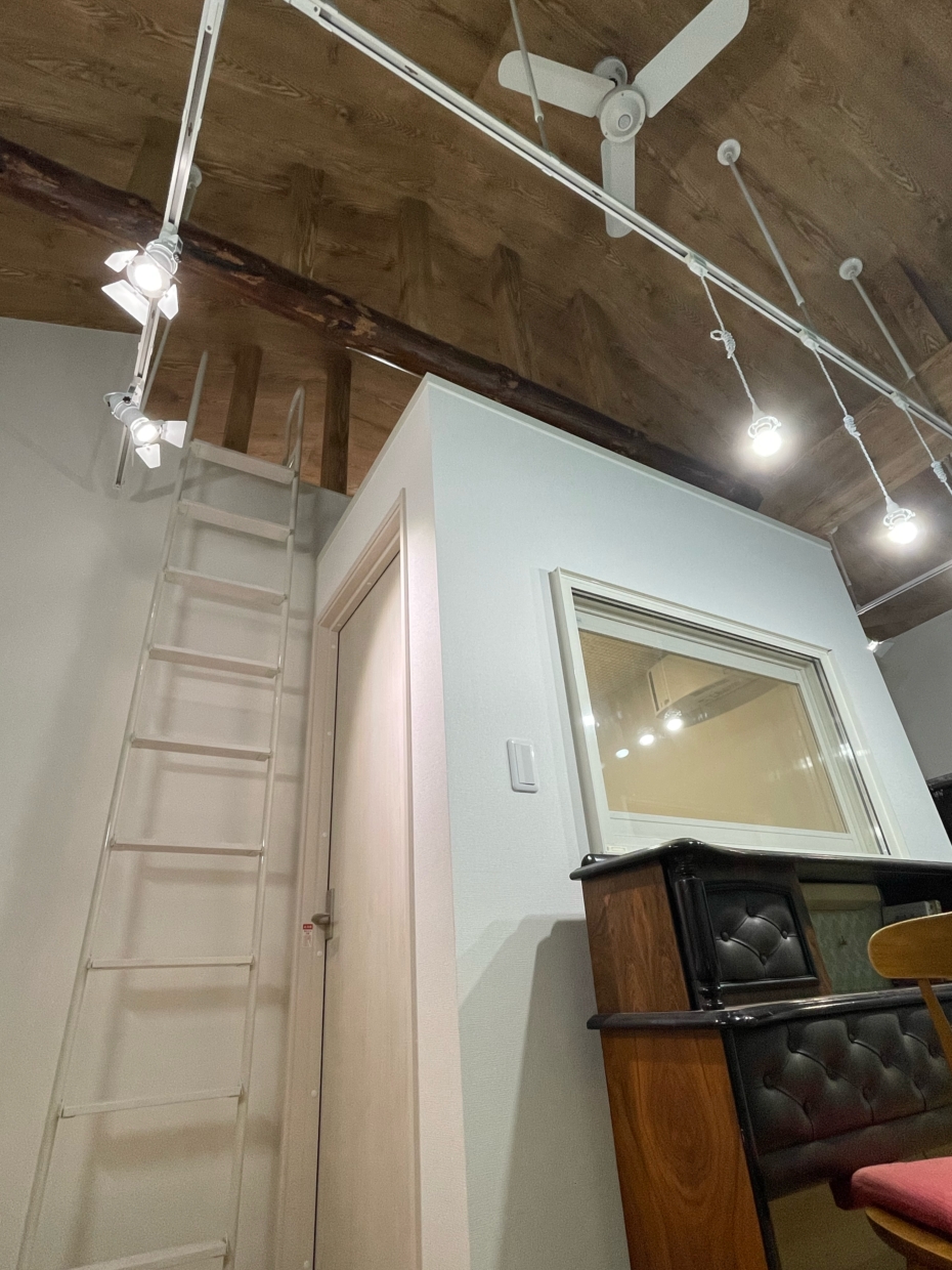 施工事例 No. 274 今までなかったシャープでモダンなロフト階段