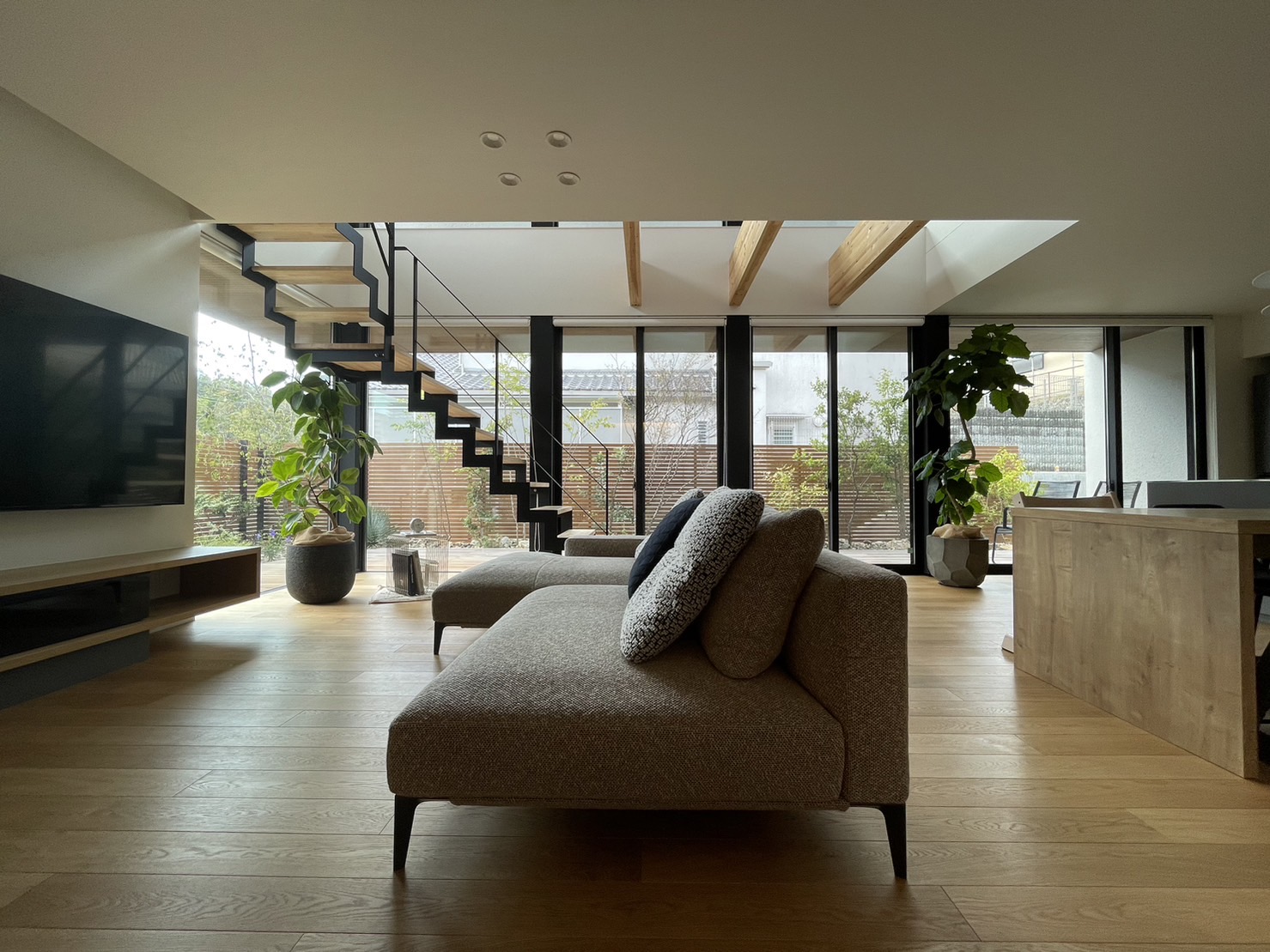 施工事例 No. 231 光が降り注ぐシースルー階段 - Part 2