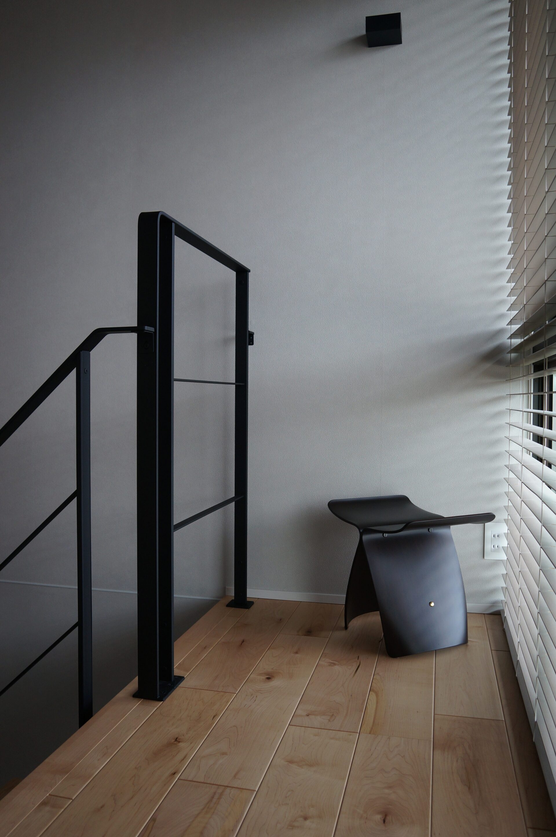 施工事例 No. 348 愛犬と過ごす、静謐な吹抜けの土間 - Part 2