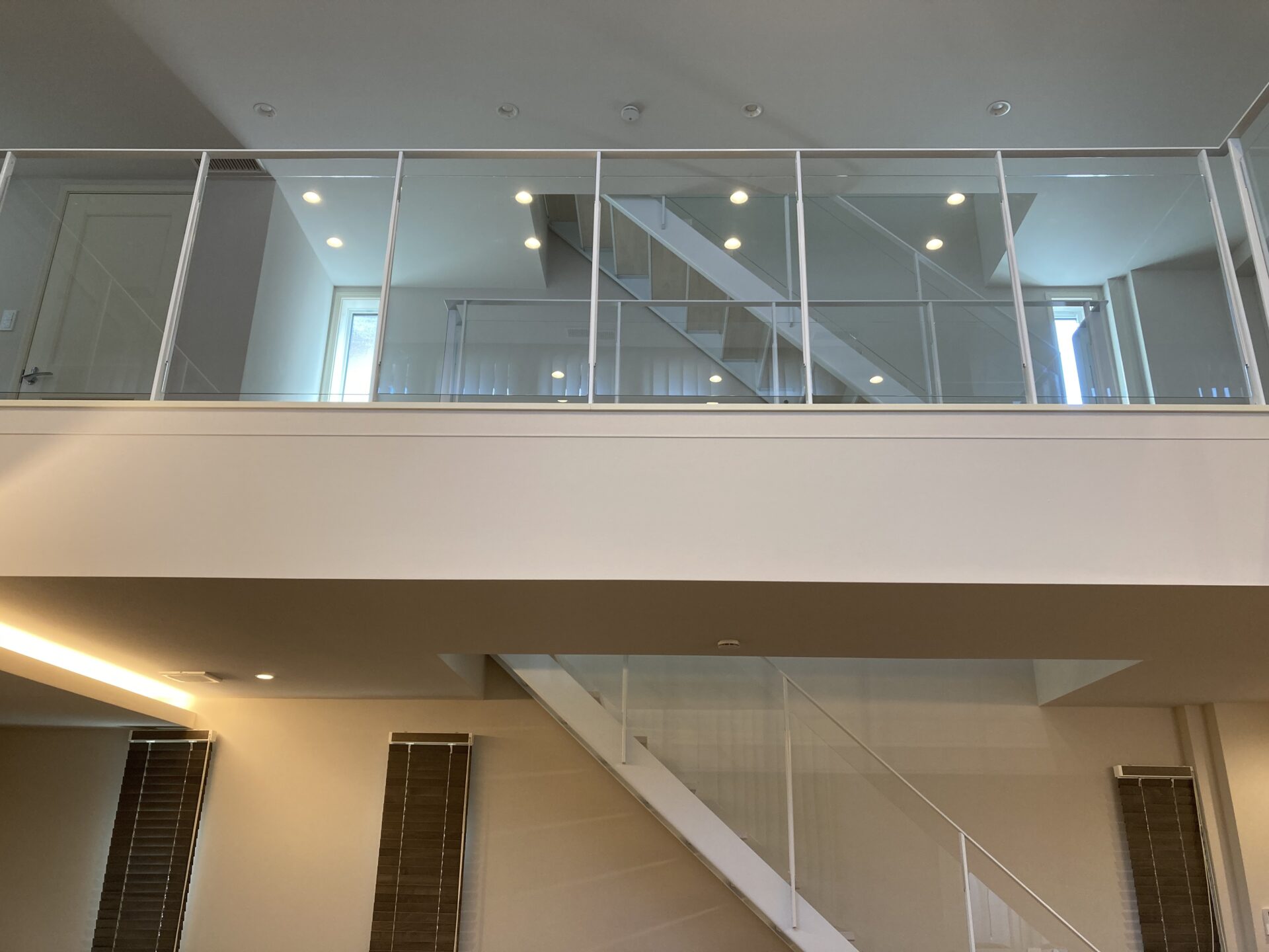 施工事例 No. 291 開放的な抜け感のあるシースルー階段