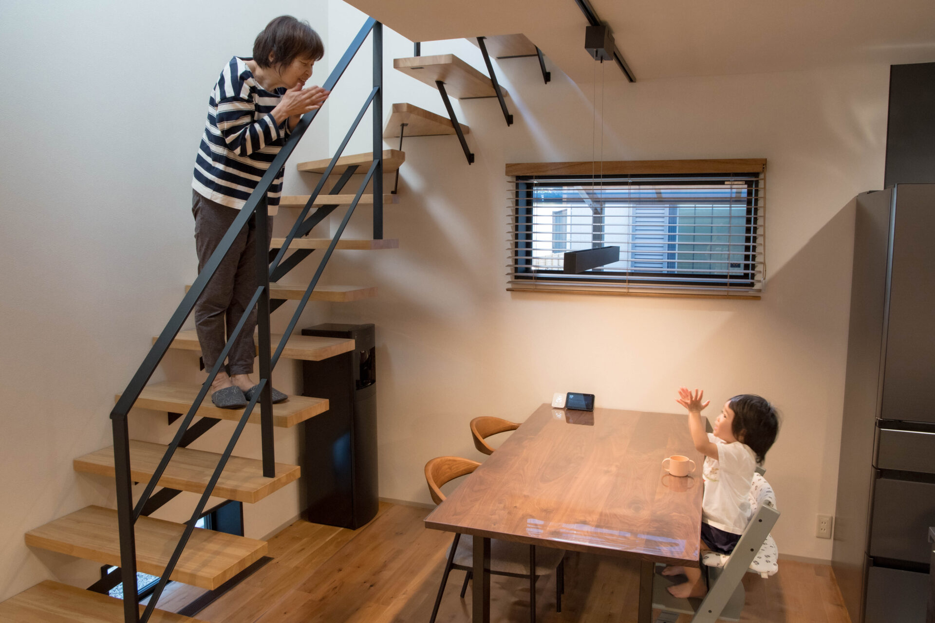 施工事例 No. 271 会話が生まれる、シースルー階段。