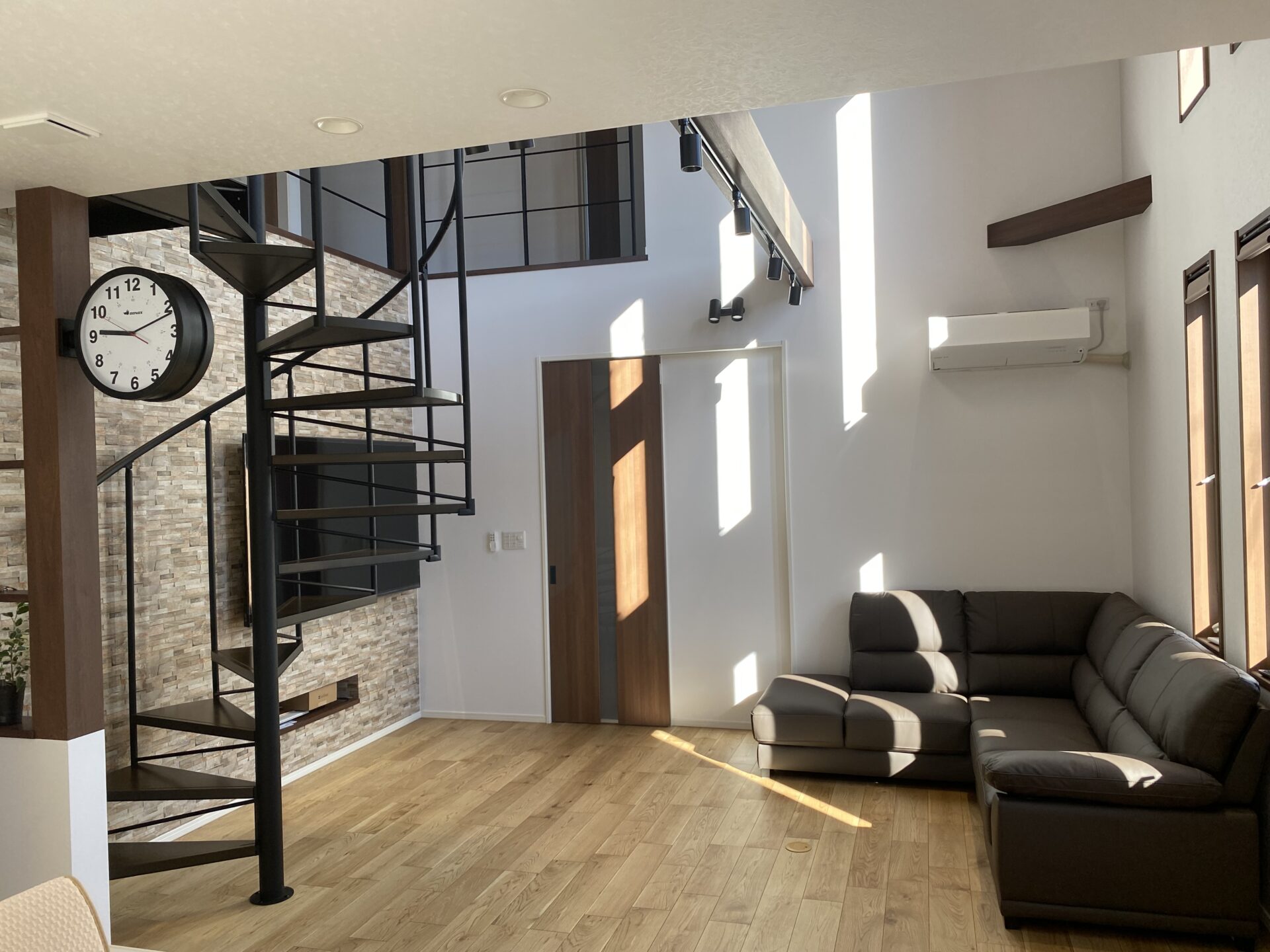 施工事例 No. 287 思わず見せたくなる螺旋階段