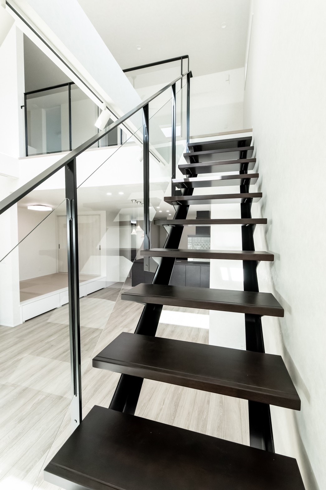 施工事例 No. 215 モノトーンを基調とした開放的なリビング - Part 6