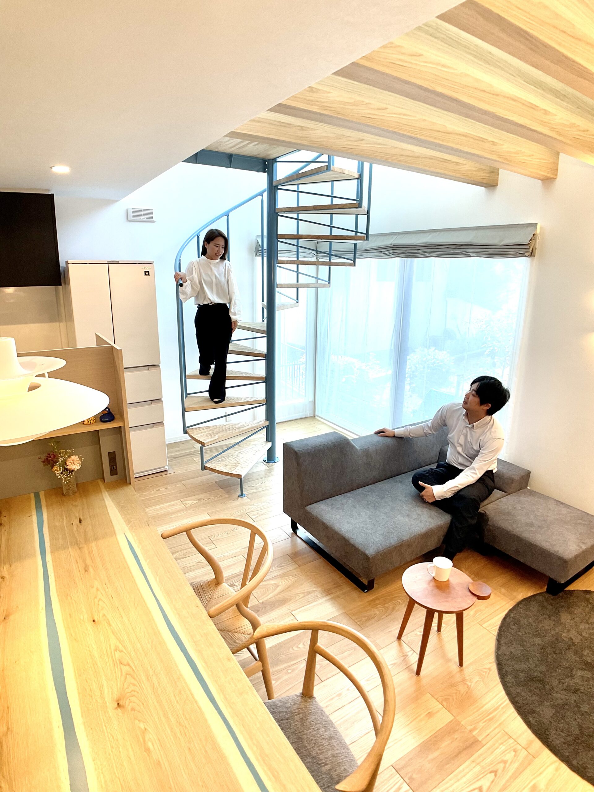 施工事例 No. 354 リビングに舞い降りる、流れるような螺旋階段