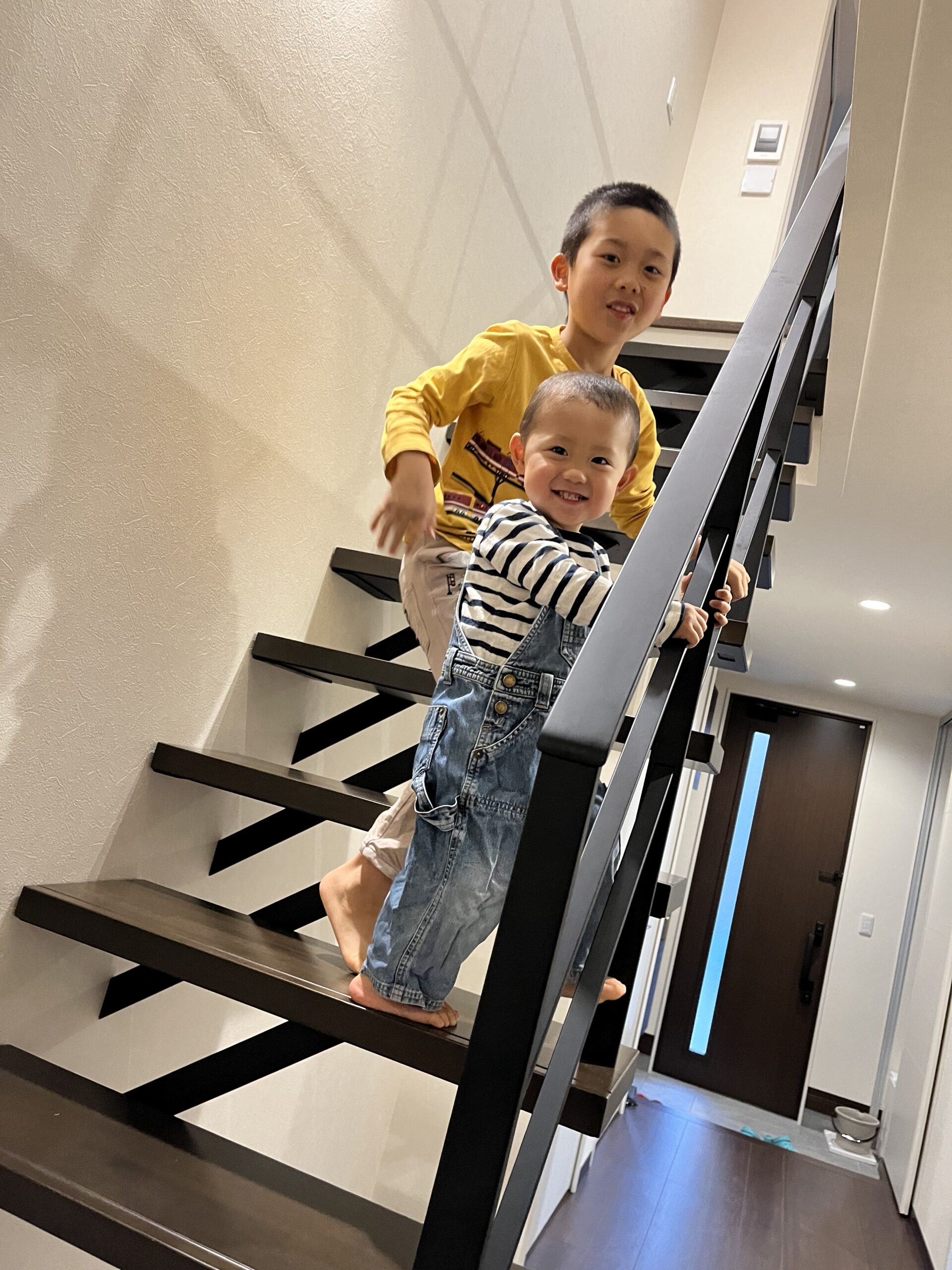 施工事例 No. 290 空間を広く見せられる片持ち階段