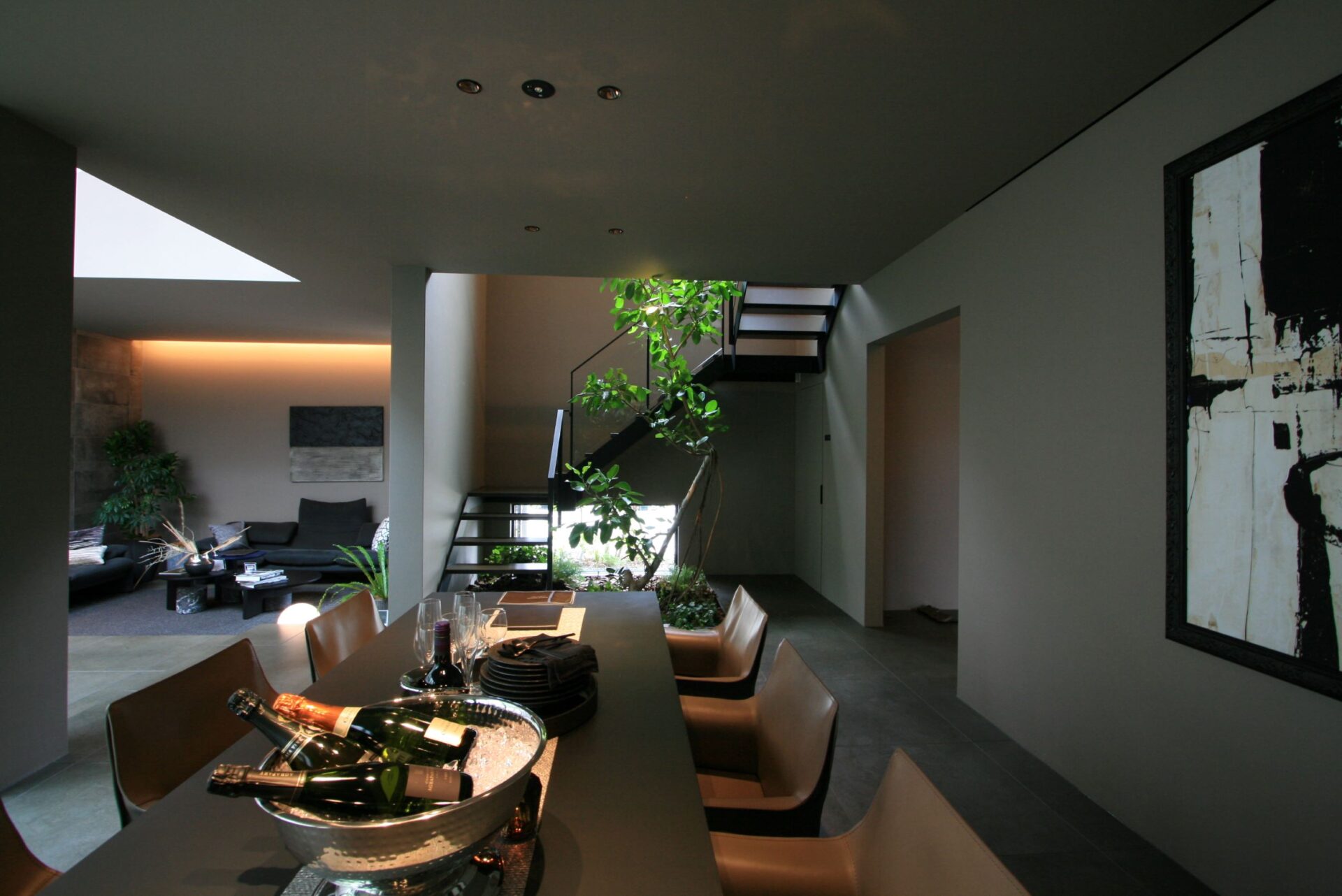 施工事例 No. 346 緑に囲まれたオブジェのような階段