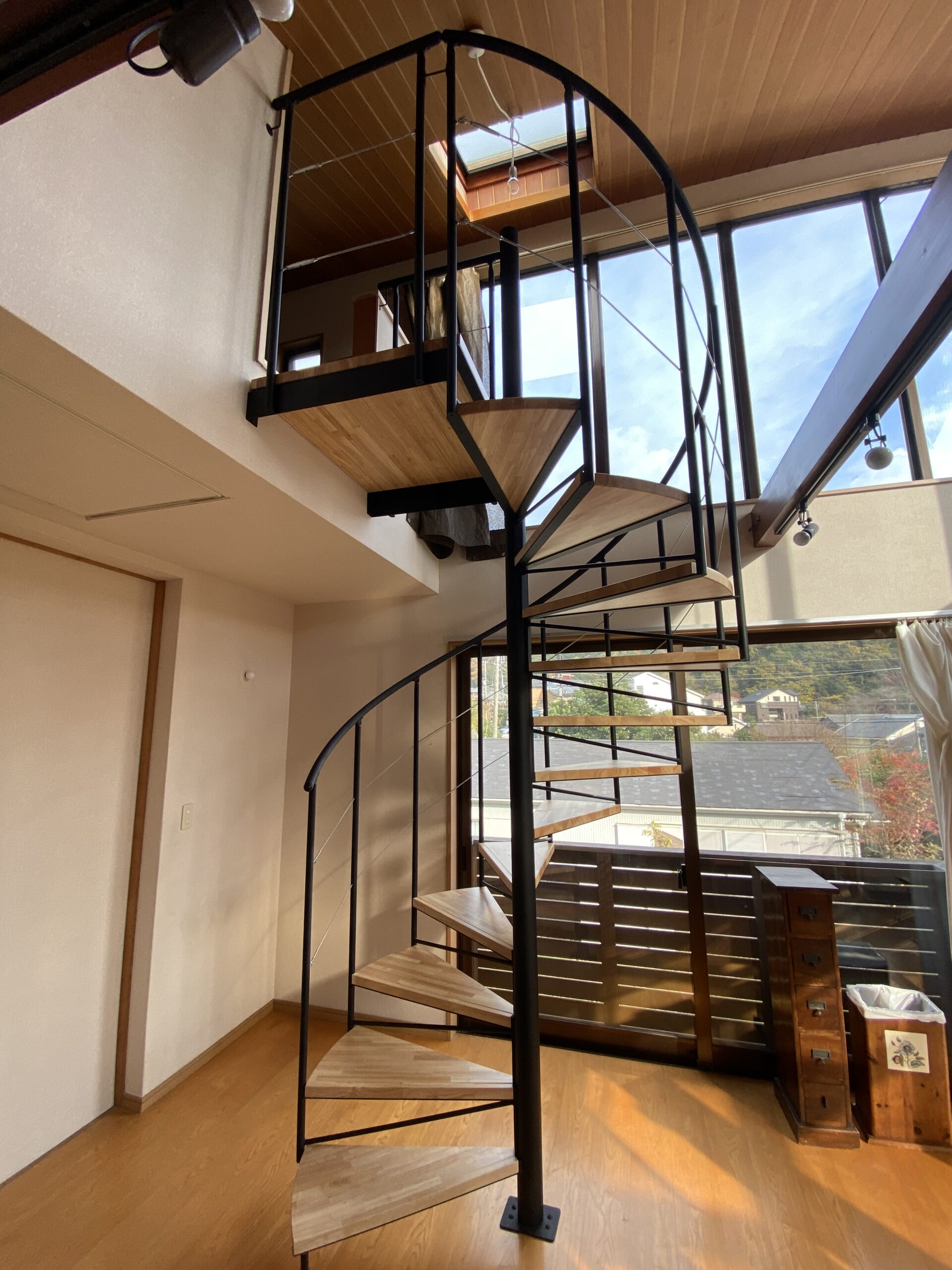 施工事例 No. 349 暮らしに動きを生むらせん階段のある家