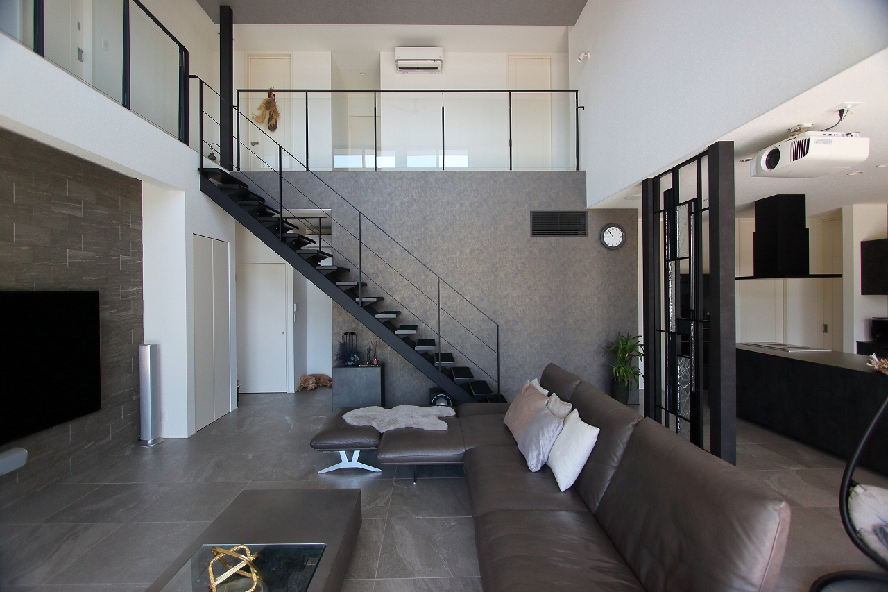 施工事例 No. 240 シースルー階段もたらすホテルライクな空間