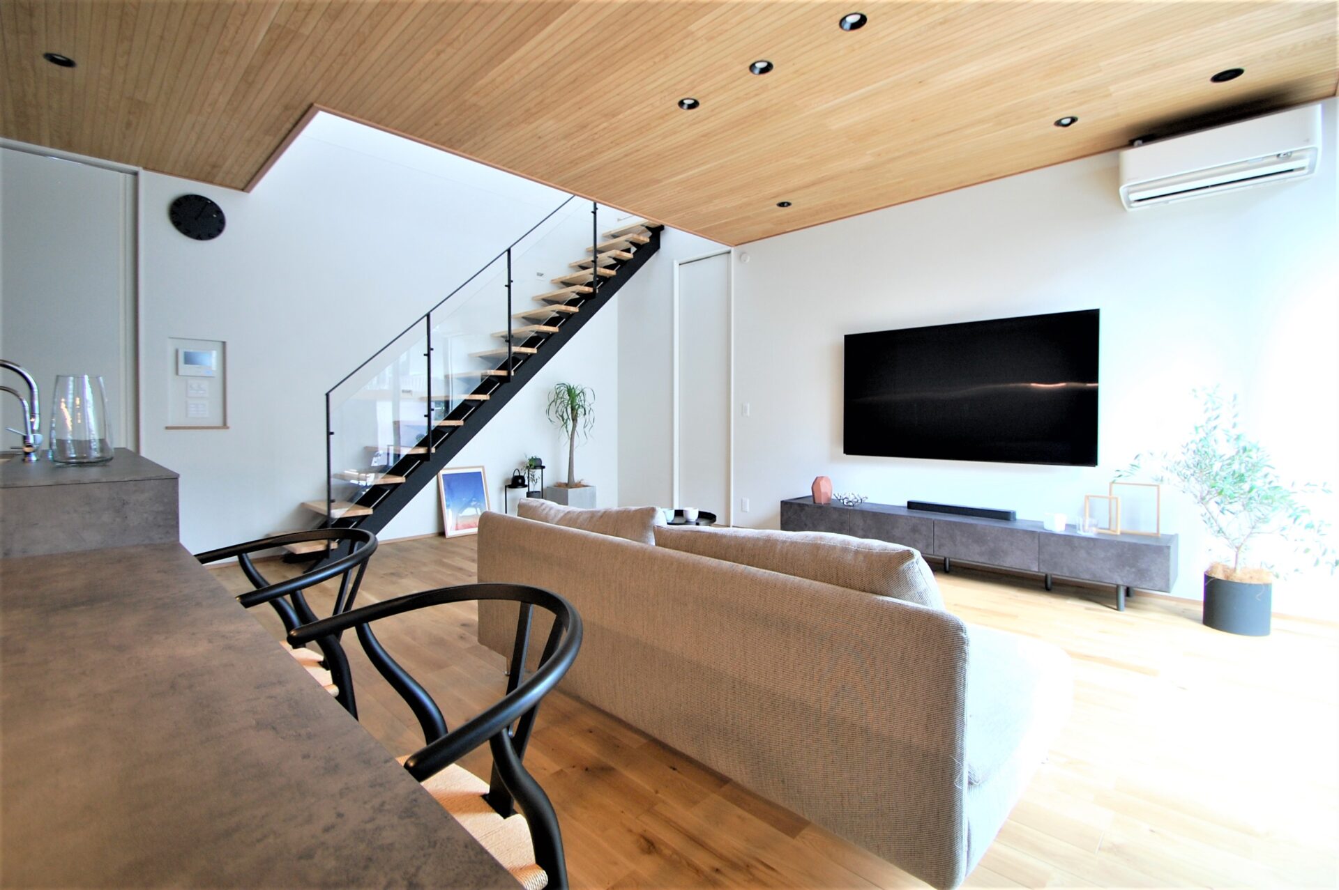 施工事例 No. 201 暮らしの中に、すれ違いのない動線を