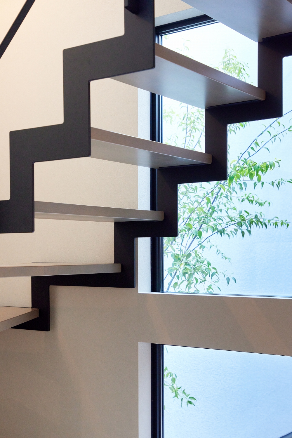 施工事例 No. 250 細部まで美しいこだわりのシースルー階段