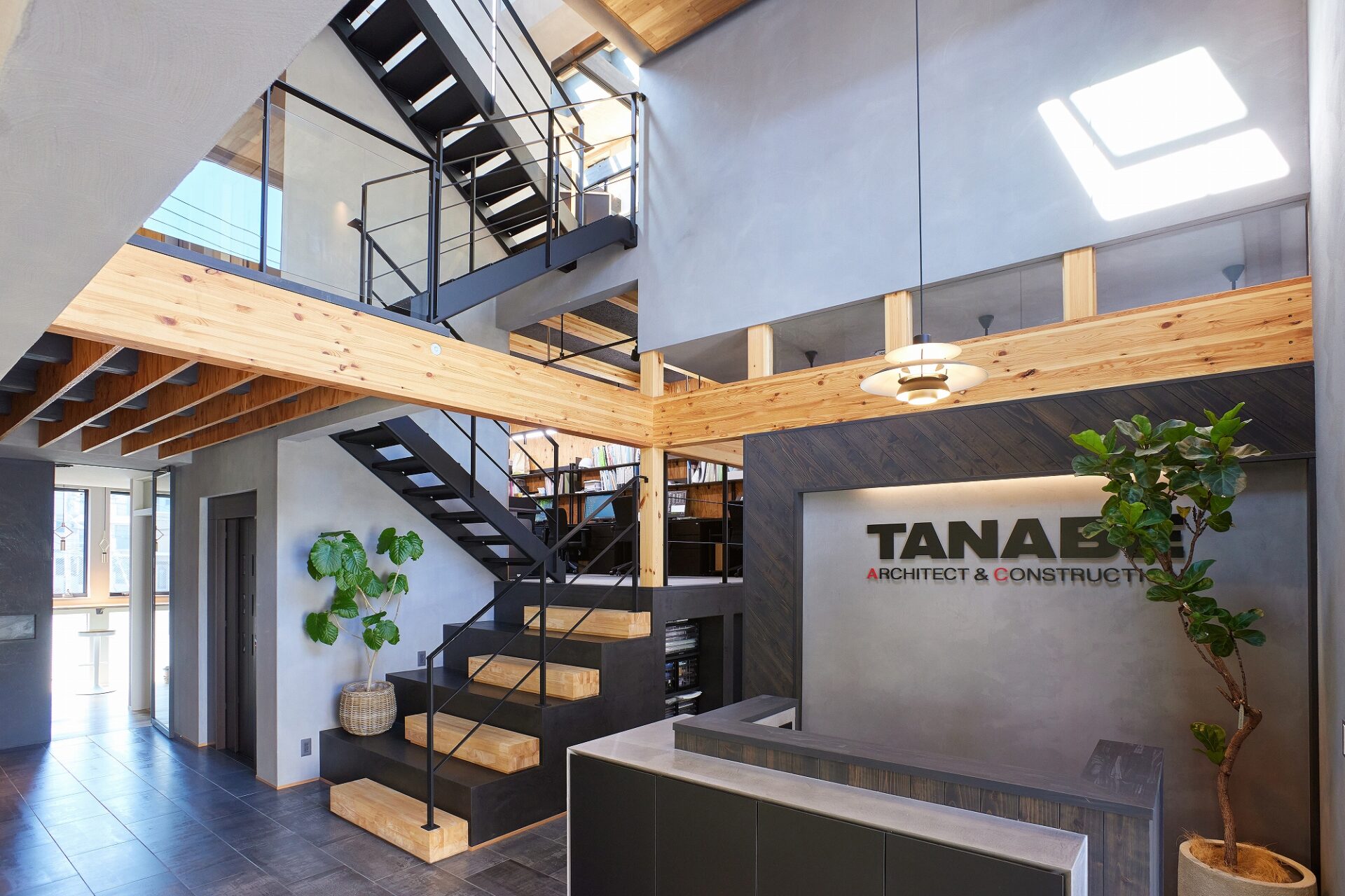 施工事例 No. 324 スキップフロアを活用したオフィス空間