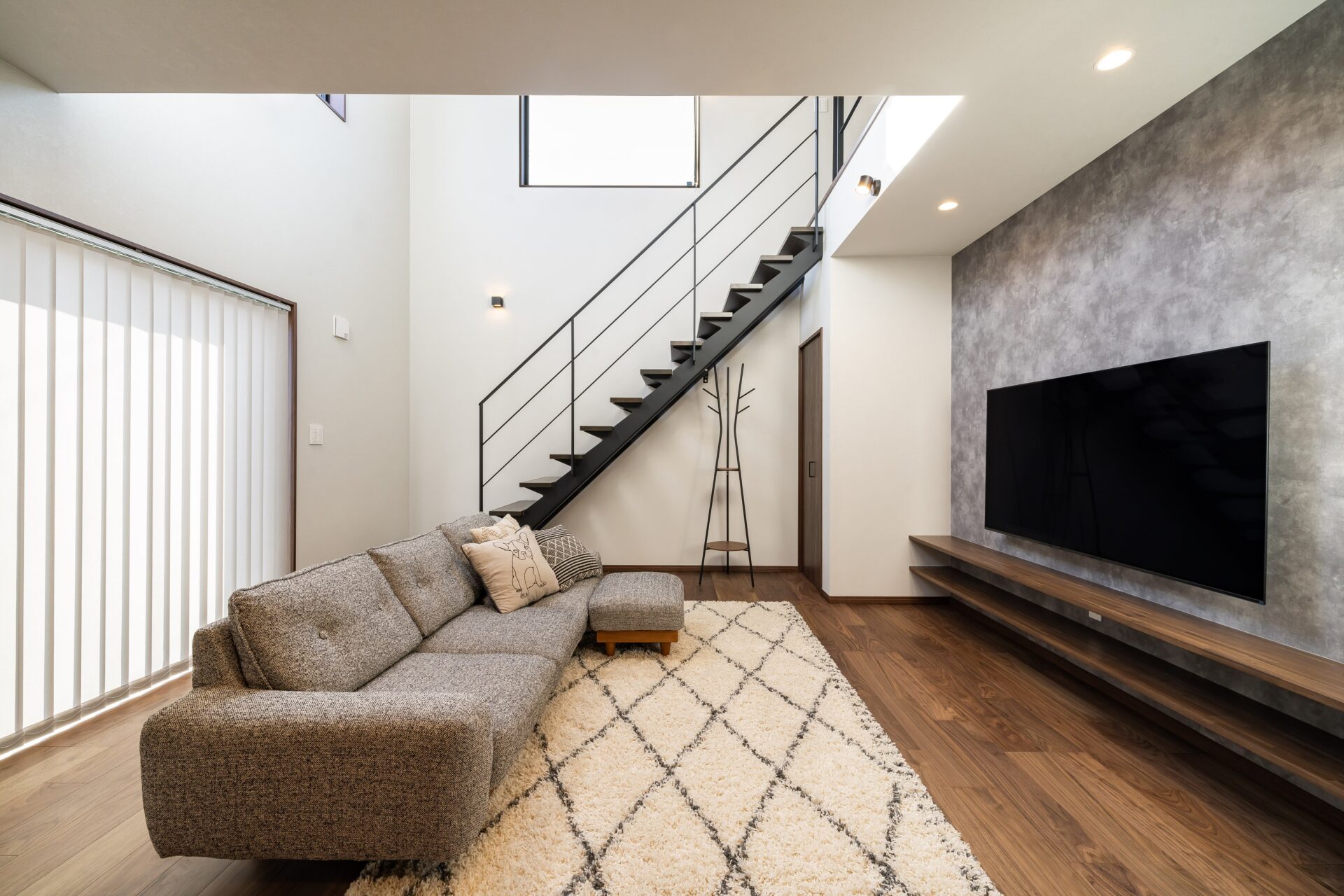 施工事例 No. 211 家族が集うシックな空間にアクセントとなるシースルー階段 - Part 19