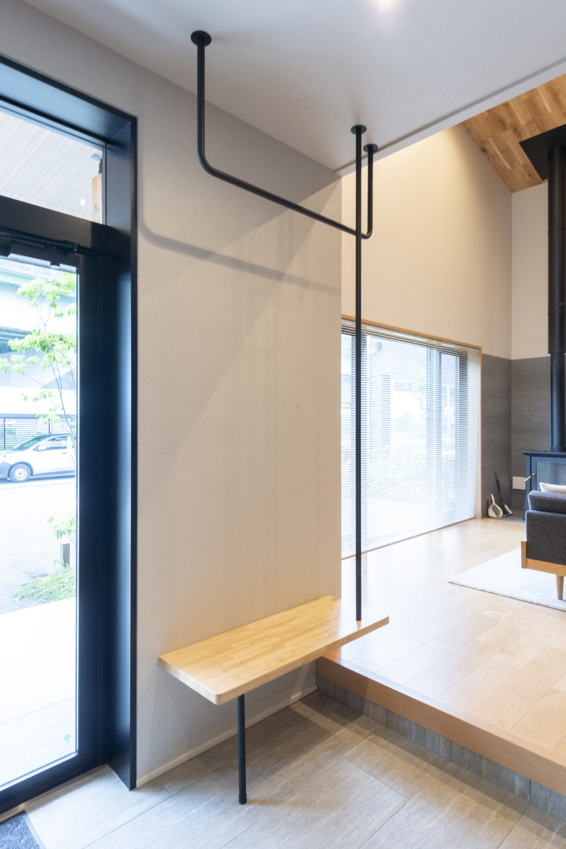 施工事例 No. 012 バリアフリー × デザイン をコンセプトにした機能的なベンチ