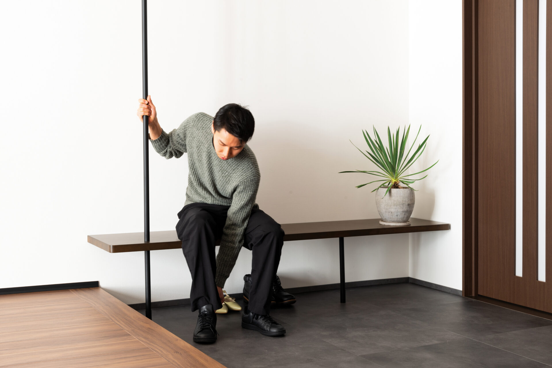 施工事例 No. 013 バリアフリー×デザインをコンセプトにした機能的なベンチ