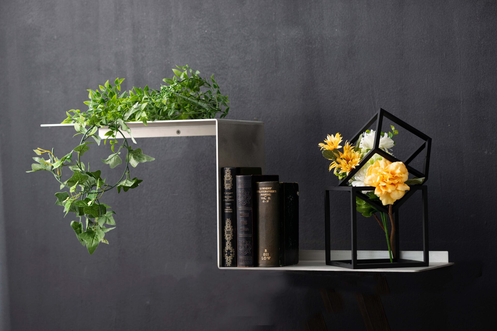 施工事例 No. 004 シームレスなスチールフレームでアートな空間に