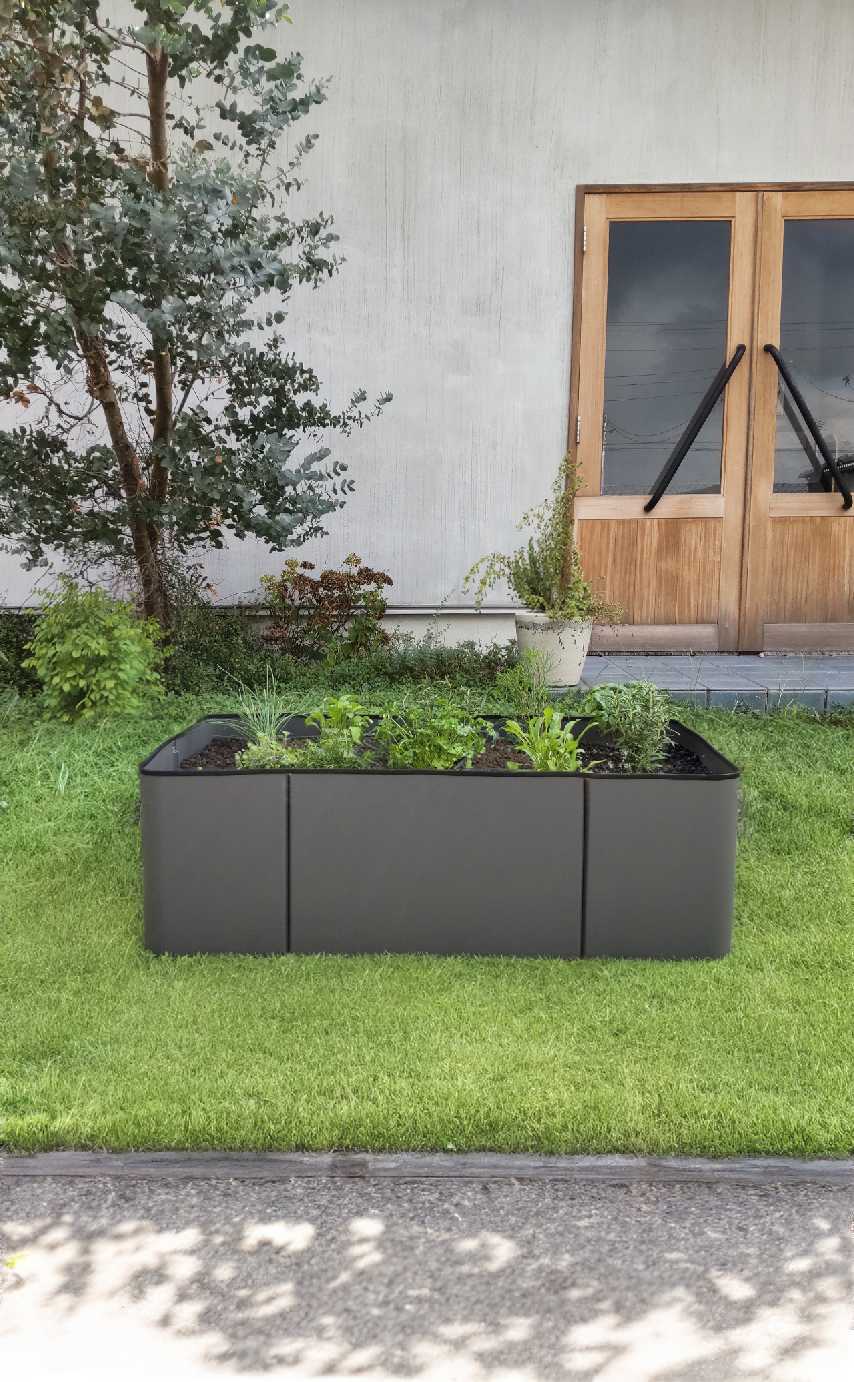 施工事例 No. 026 手軽さとデザイン性を両立したスチール製レイズドベッド