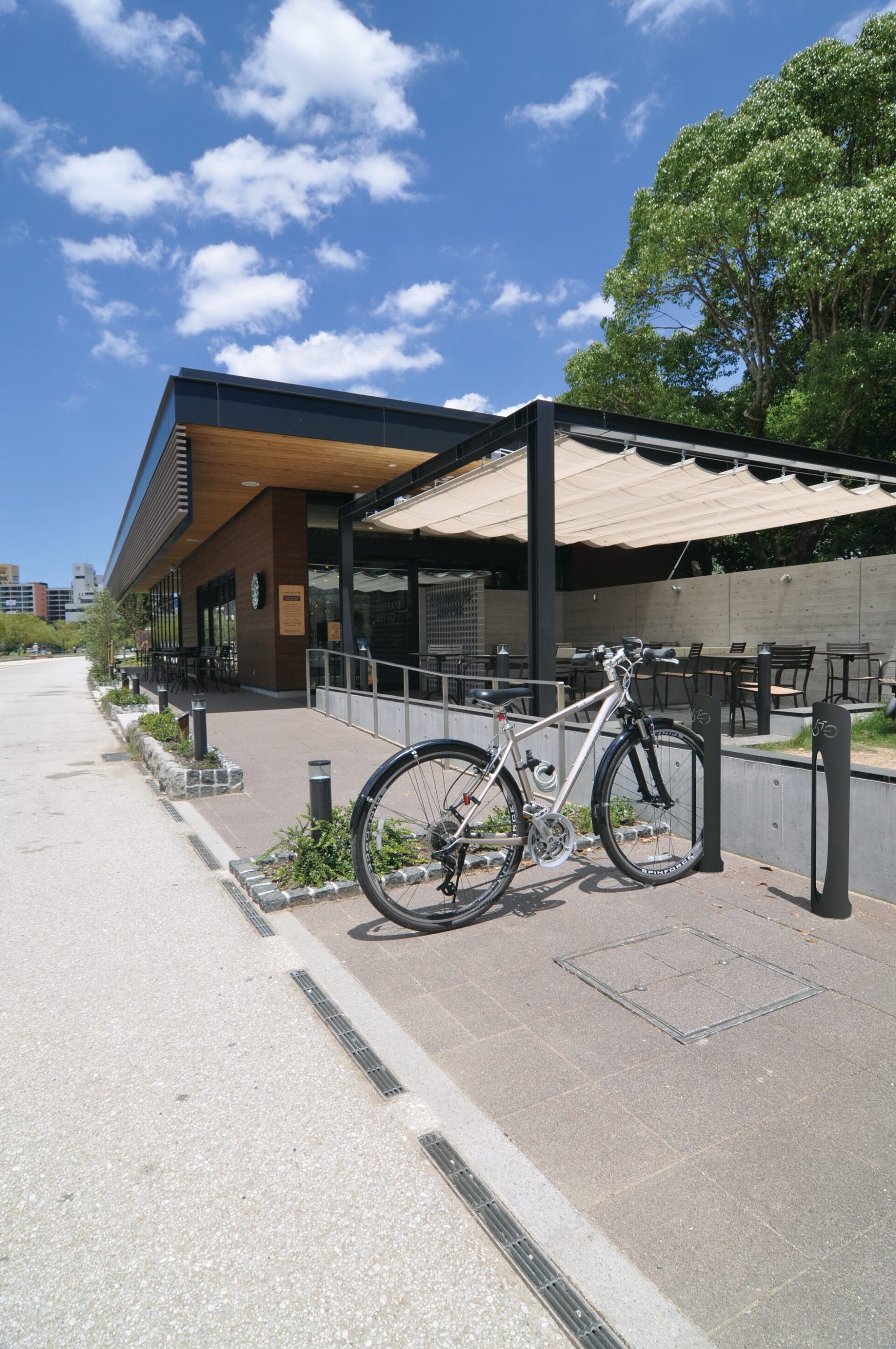 施工事例 No. 019 シンプルでおしゃれなサイクルスタンド