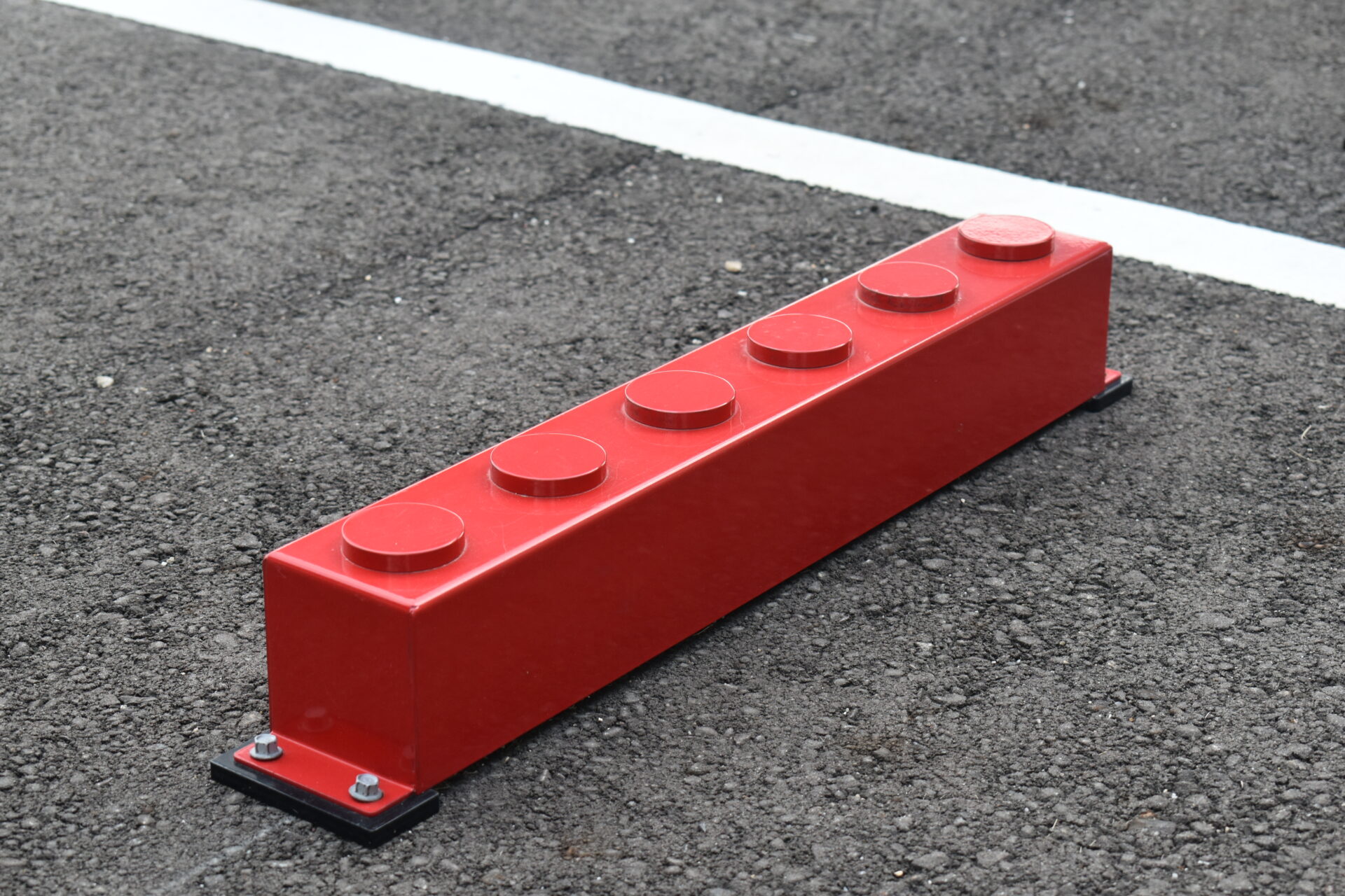 施工事例 No. 021 ブロックのような可愛らしいフォルムの車止め