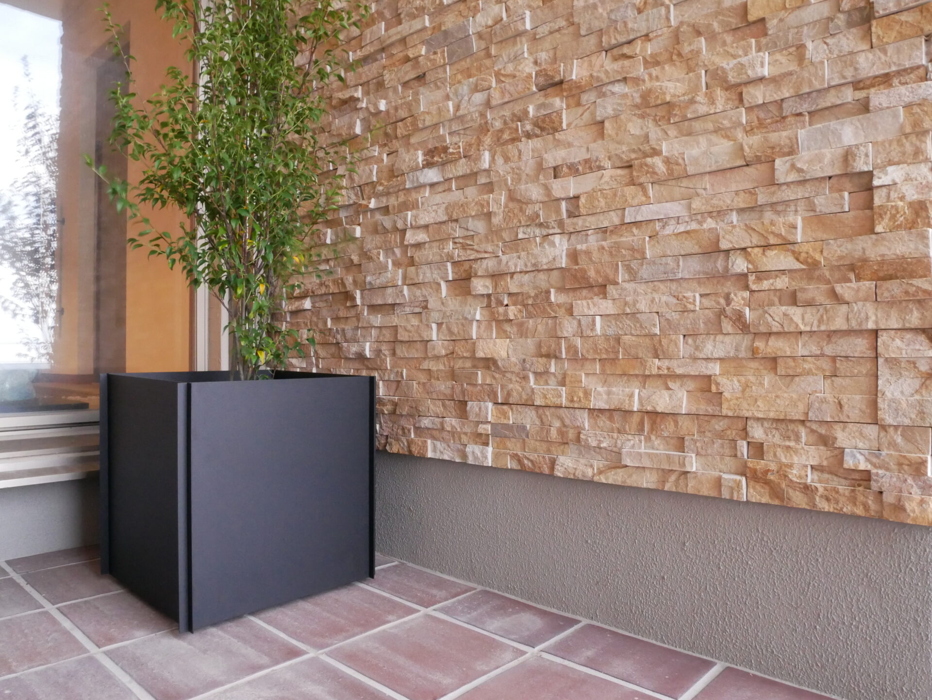 施工事例 No. 027 角の陰影が美しいプラントボックス