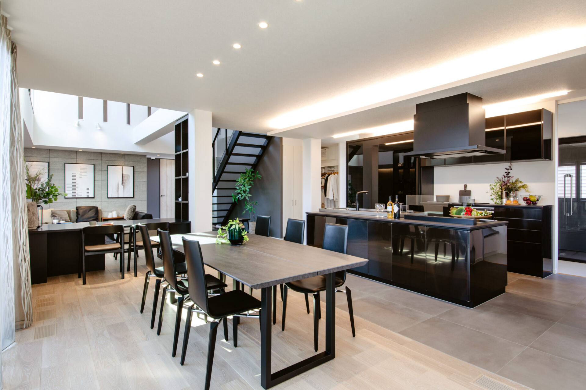 施工事例 No. 413 美しく空間と調和する階段